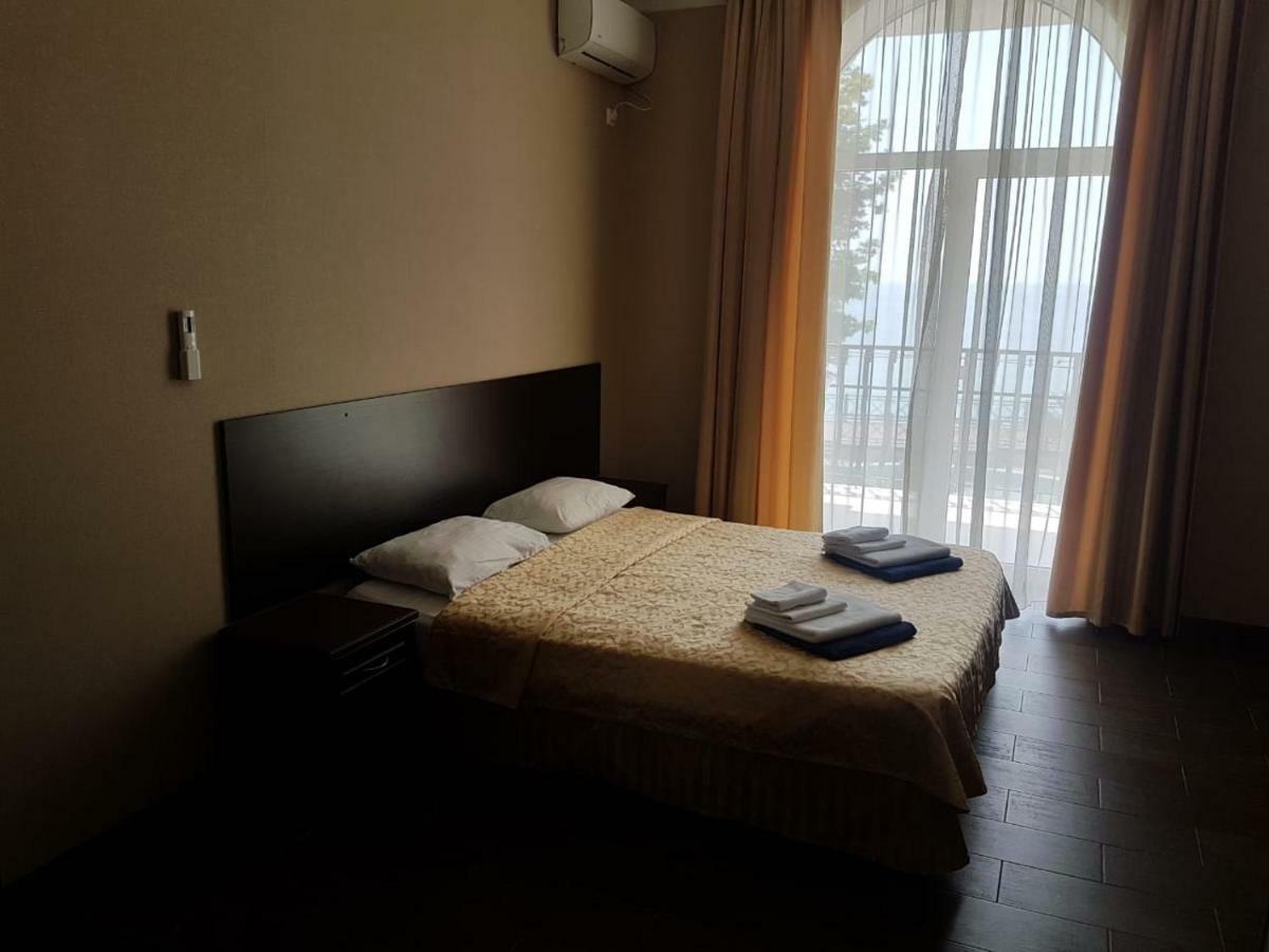 Lazurniy Bereg Hotell Gagry Eksteriør bilde