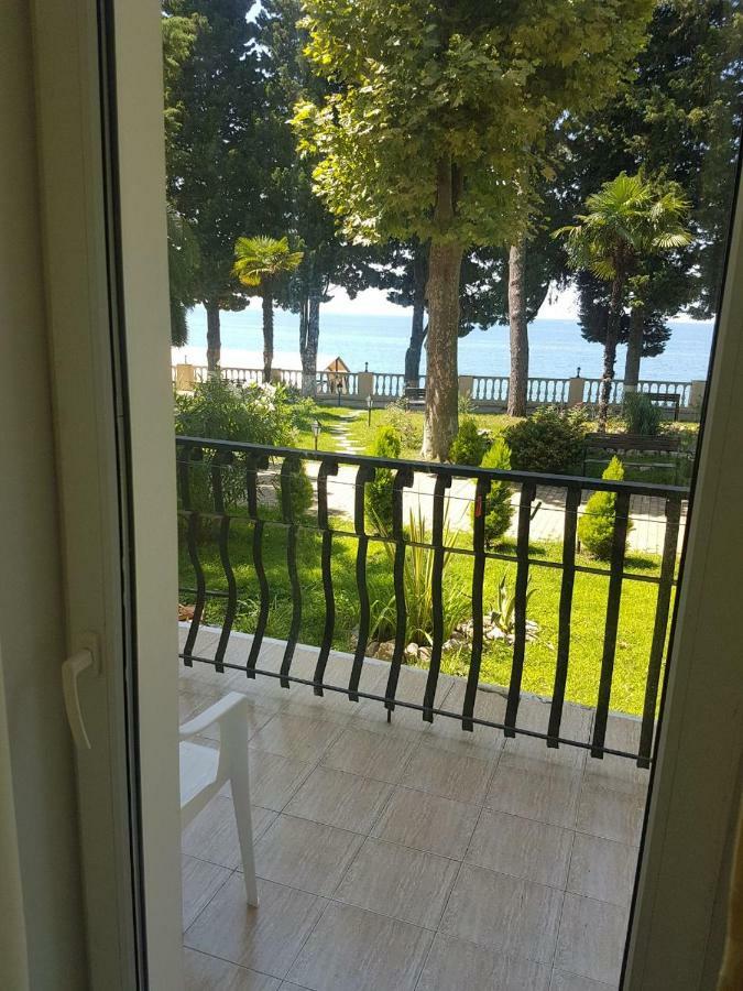 Lazurniy Bereg Hotell Gagry Eksteriør bilde