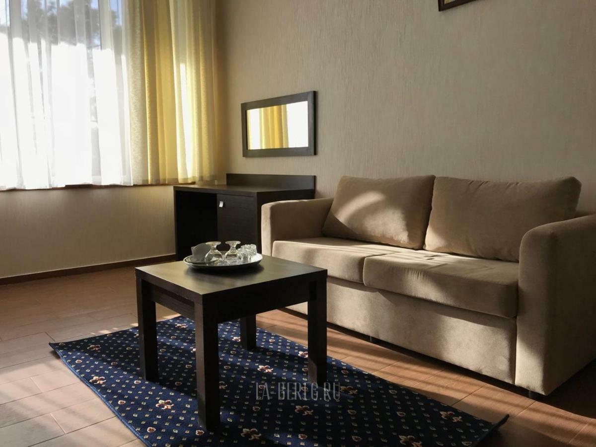 Lazurniy Bereg Hotell Gagry Eksteriør bilde